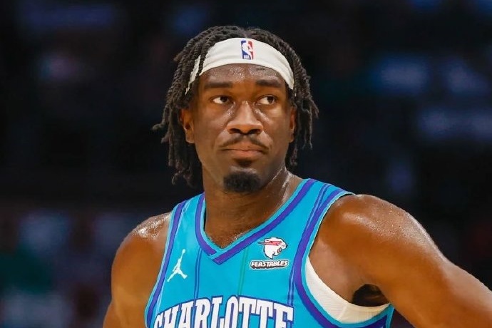 黃蜂交易馬威至太陽,收獲選秀權助力未來重建 ? 黃蜂交易馬威至太陽,收獲選秀權助力未來重建 ?