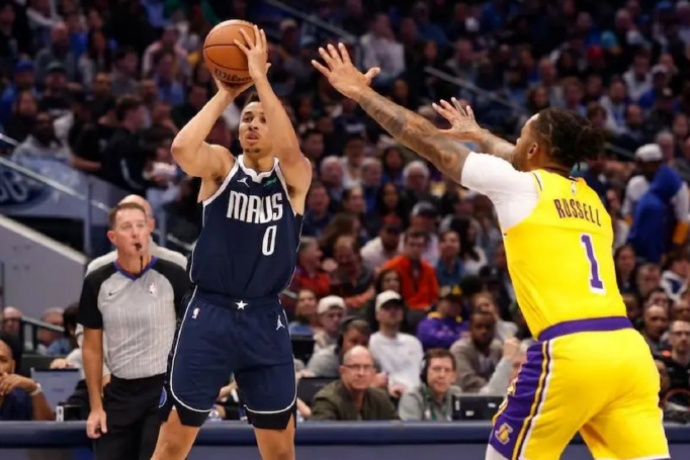 埃克薩姆續約獨行俠,攜手拉塞爾助力球隊新征程 埃克薩姆續約獨行俠,攜手拉塞爾助力球隊新征程