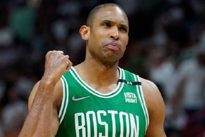 湖人 500 萬雙年特例報價霍福德,內線拼圖再尋升級 湖人 500 萬雙年特例報價霍福德,內線拼圖再尋升級