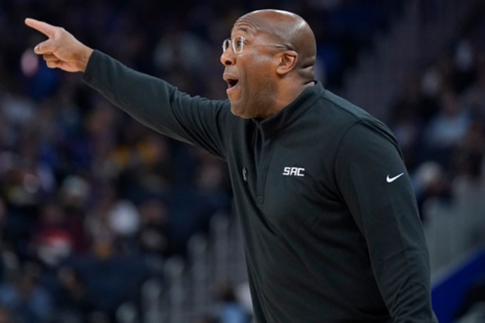 Marks:邁克?布朗的執教經驗,是球隊寶貴的財富 Marks:邁克?布朗的執教經驗,是球隊寶貴的財富