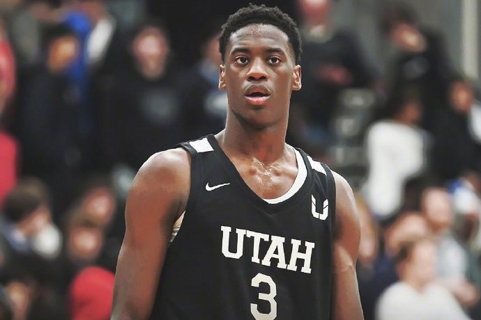 2026 年?duì)钤獰衢T(mén)迪班薩與 Fanatics 達(dá)成八位數(shù) NIL 合同