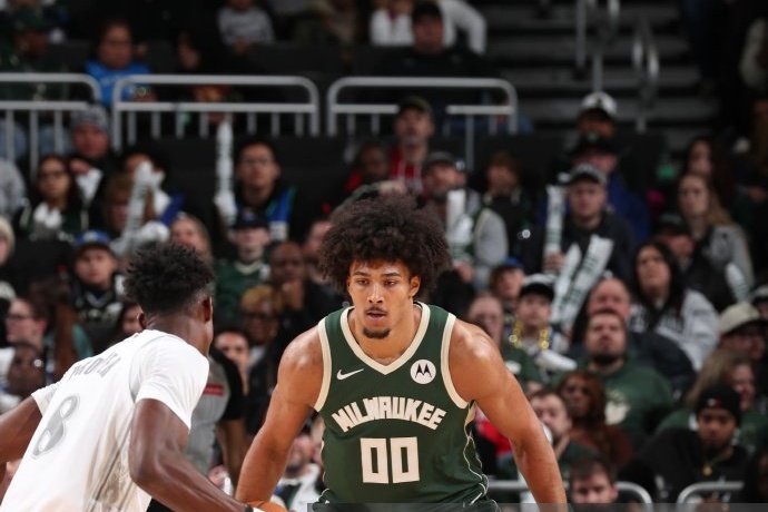 雄鹿官宣續(xù)約希姆斯，強(qiáng)化內(nèi)線(xiàn)深度