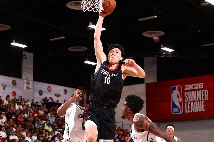 鵜鶘三人被驅逐,開拓者險勝鵜鶘 鵜鶘三人被驅逐,開拓者險勝鵜鶘