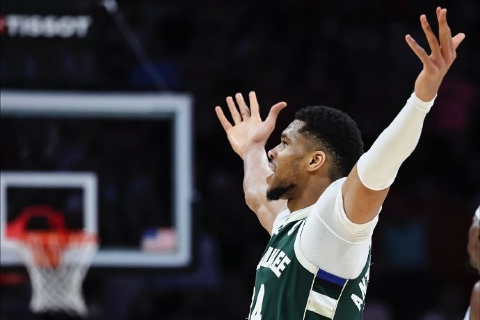 字母哥社媒關注尼克斯球員,哈特、米羅在列,引交易遐想 字母哥社媒關注尼克斯球員,哈特、米羅在列,引交易遐想