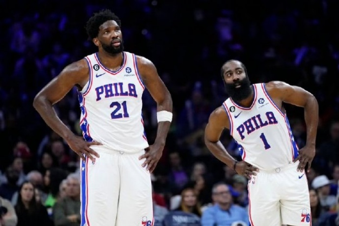 恩比德膝蓋狀況不佳，76人隊續約決定引質疑