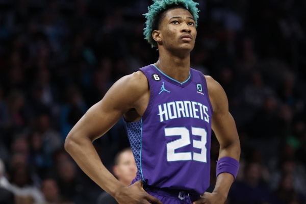 湖人再出招!訓練營合同鎖定彈簧人凱-瓊斯,內線補強瞄準天賦與潛力 湖人再出招!訓練營合同鎖定彈簧人凱-瓊斯,內線補強瞄準天賦與潛力