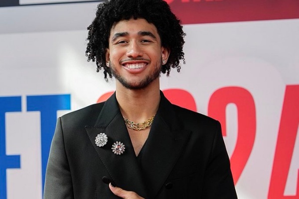 76人后場新星麥凱恩拇指韌帶撕裂,預計缺席4-6周 76人后場新星麥凱恩拇指韌帶撕裂,預計缺席4-6周